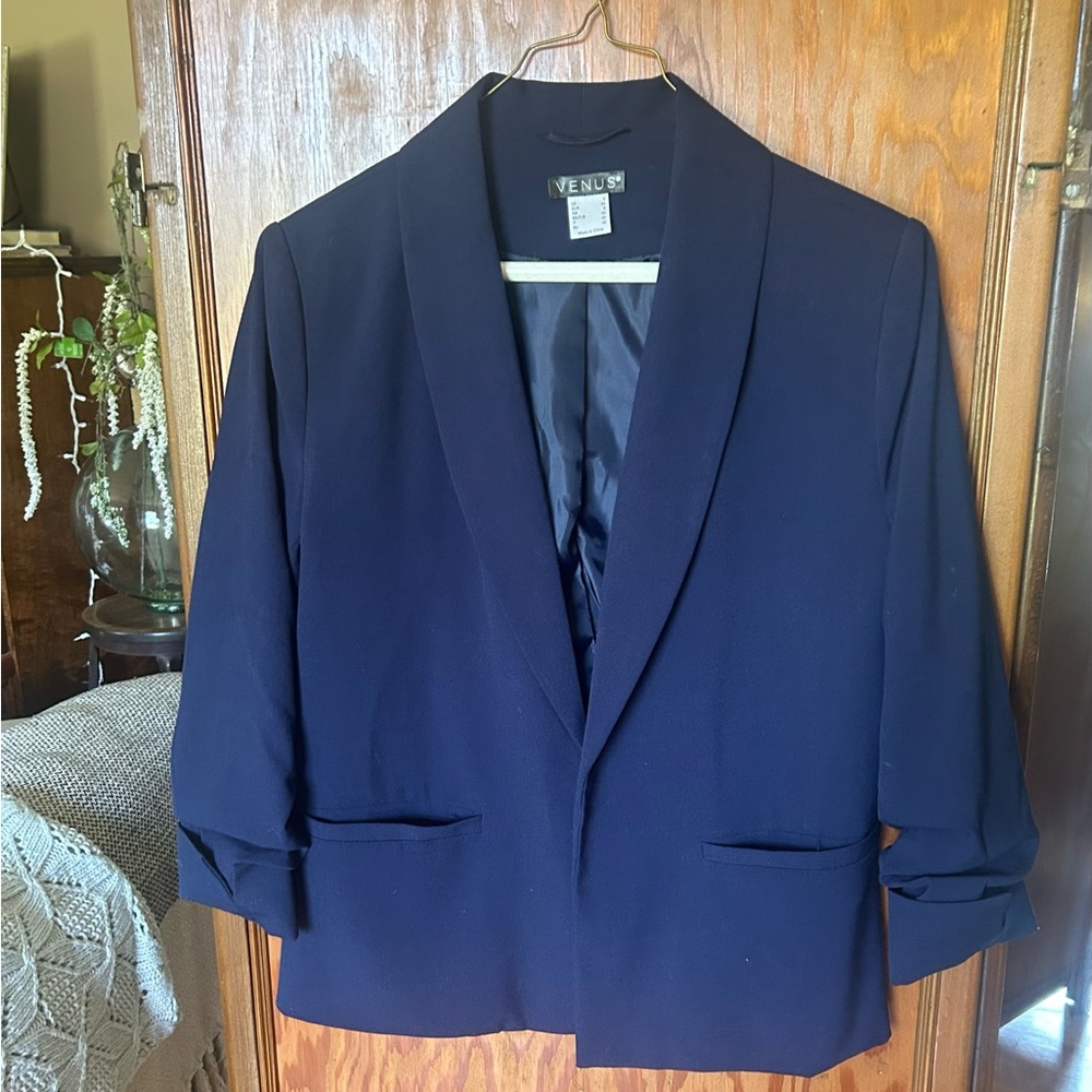 NWOT Venus Navy Blazer. Size 2.